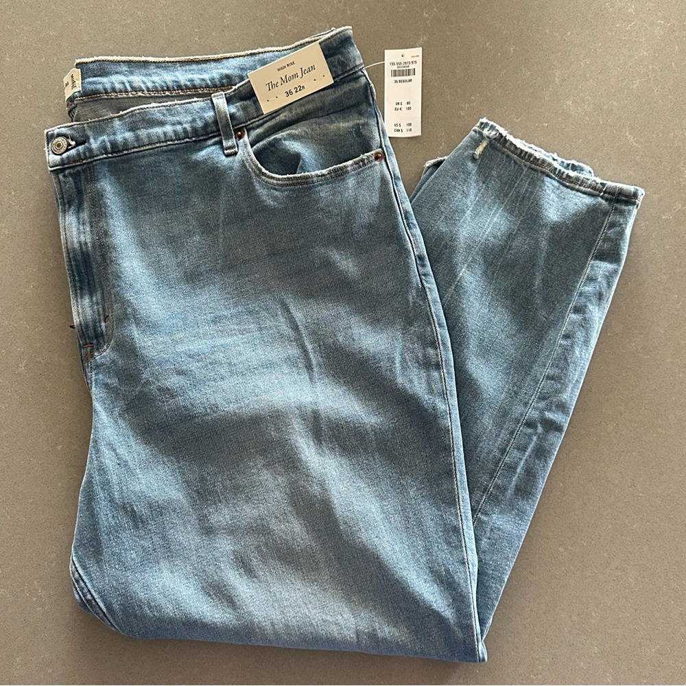 NWT Abercrombie High Rise Mom Jean Size 22R - Picture 2 of 6